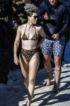 Фото голой Джессики Бил - 42