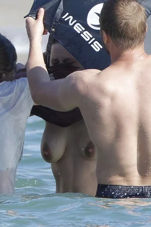 Фото голой Марион Котийяр - 22