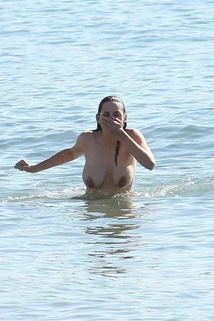 Фото голой Марион Котийяр - 26