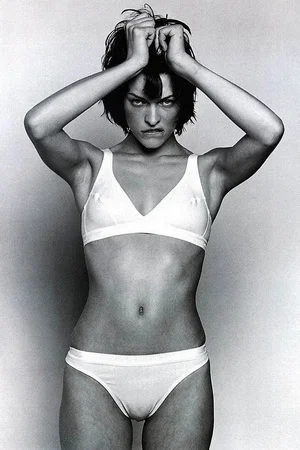 Фото голой Миллы Йовович - 12