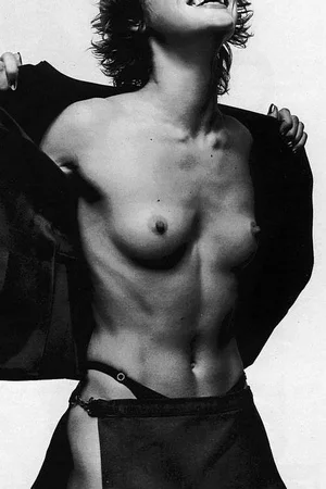 Фото голой Миллы Йовович - 15