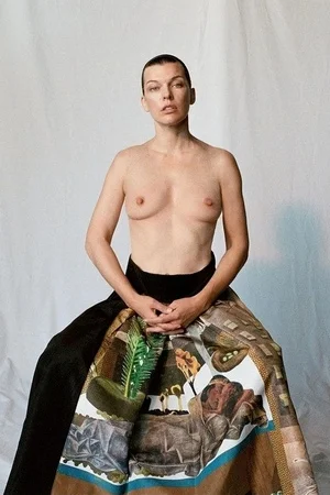 Фото голой Миллы Йовович - 36