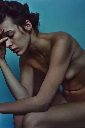 Фото голой Миллы Йовович - 37