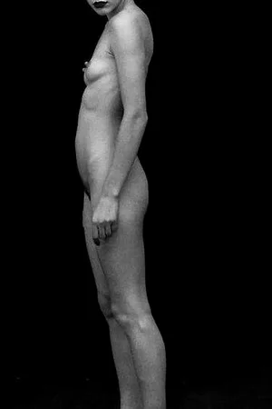 Фото голой Миллы Йовович - 43