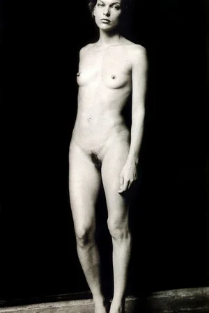 Фото голой Миллы Йовович - 46