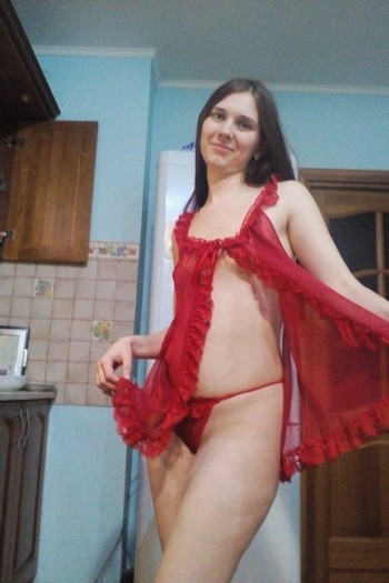 Голая девушка из российской глубинки прислала интимные фото - 45