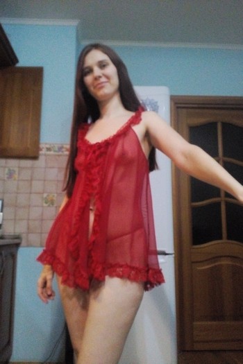 Голая девушка из российской глубинки прислала интимные фото - 46