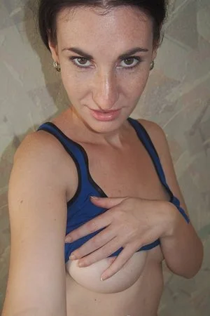 Домашнее селфи голых сисек