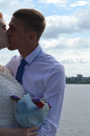 Замужняя шлюха из Нижнего Тагила показывает раздолбанную пизду - 02