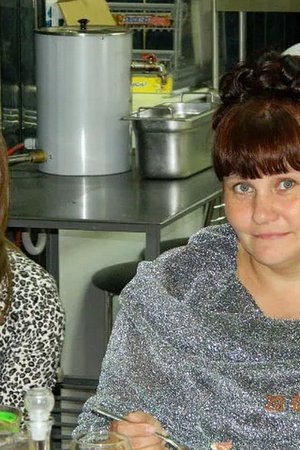 Замужняя шлюха из Нижнего Тагила показывает раздолбанную пизду - 04